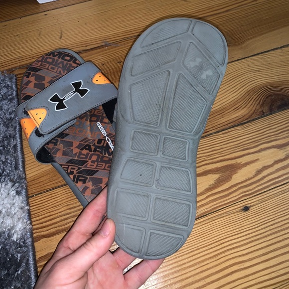 Under Armour Slides - Picture 2 of 3